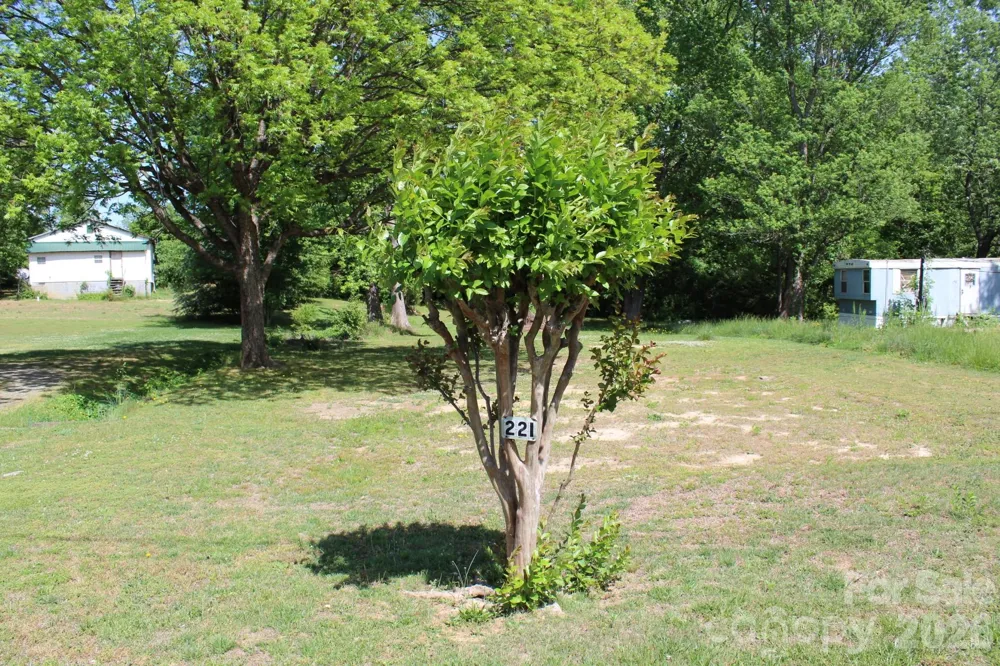 221 37th Street SW Hickory, NC 28602