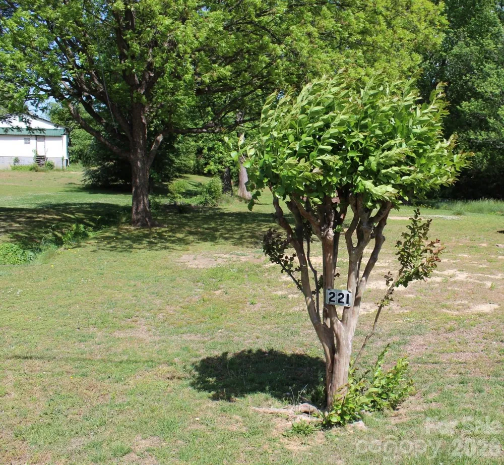 221 37th Street SW Hickory, NC 28602