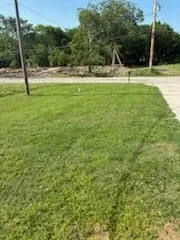 107 E Miller Whitewright, TX 75491