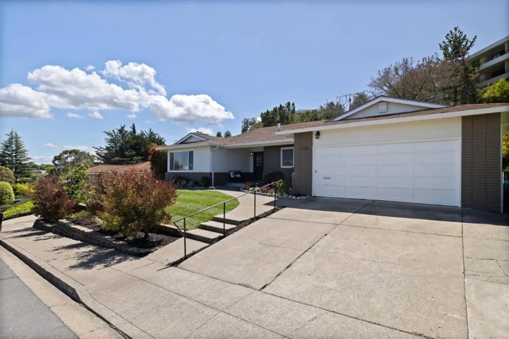 1857 Hunt Drive Burlingame, CA 94010