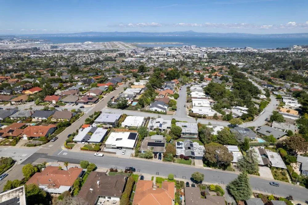 1857 Hunt Drive Burlingame, CA 94010