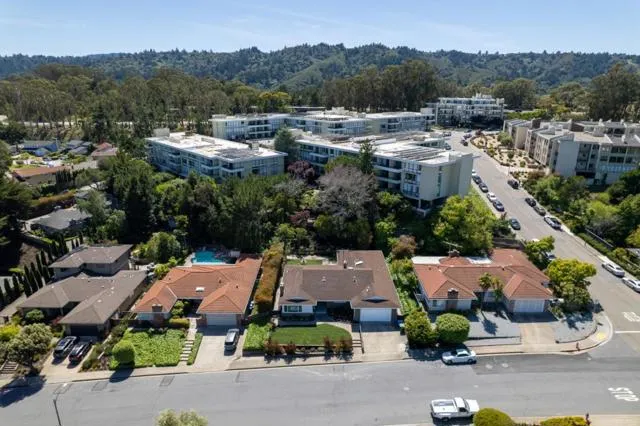 1857 Hunt Drive Burlingame, CA 94010