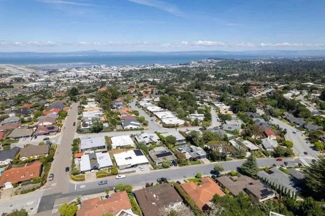1857 Hunt Drive Burlingame, CA 94010