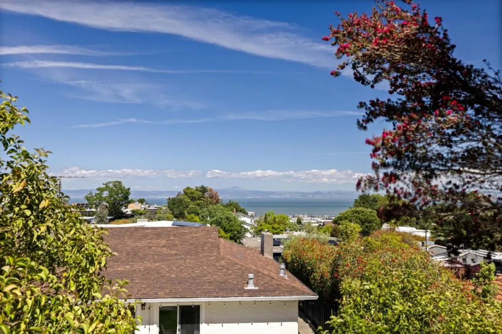 1857 Hunt Drive Burlingame, CA 94010