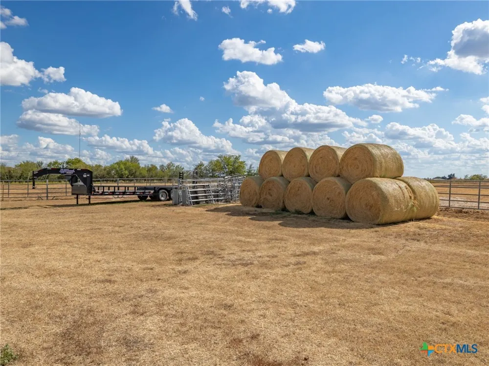 1801 County Road 470 Coupland, TX 78615