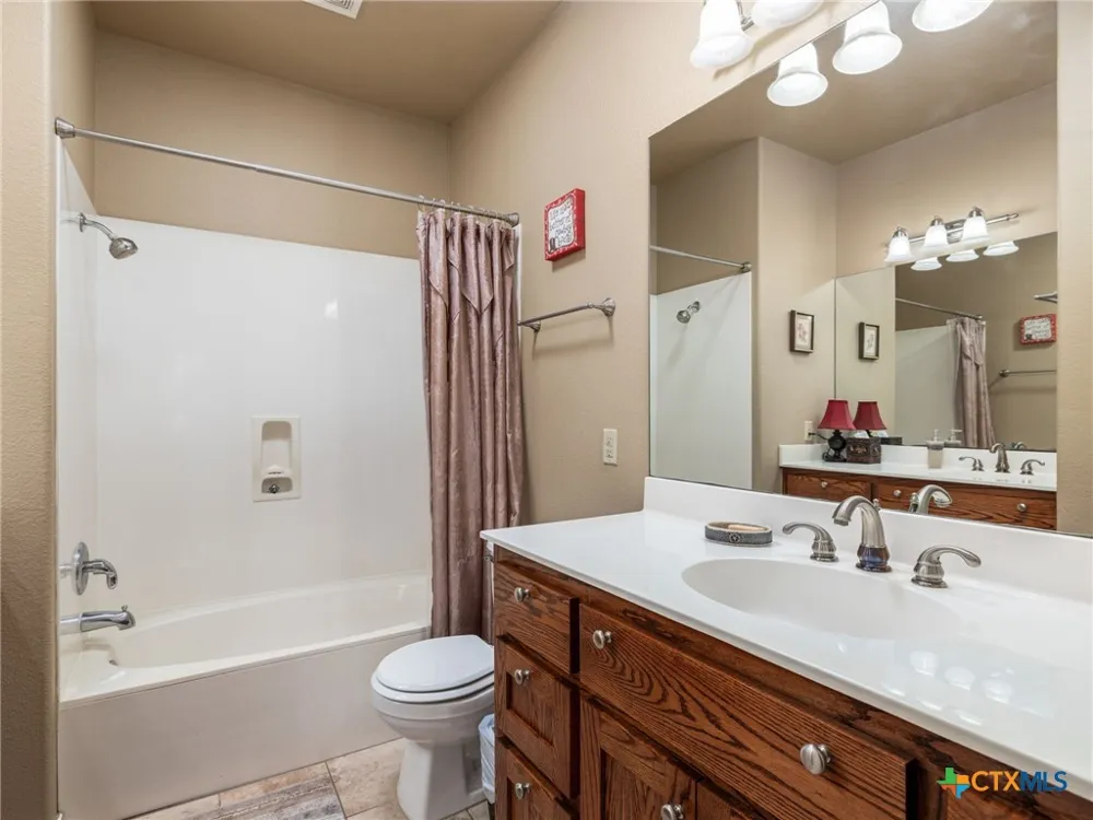 1801 County Road 470 Coupland, TX 78615