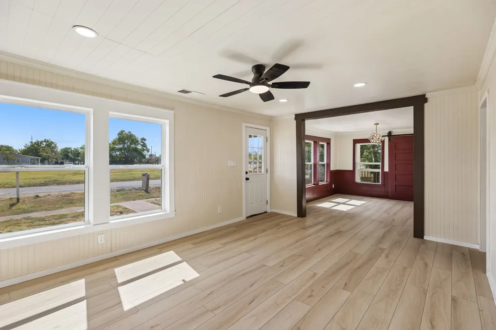 223 NW Front Street Bartlett, TX 76511