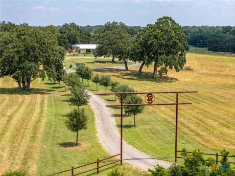 1045 Private Road 7005