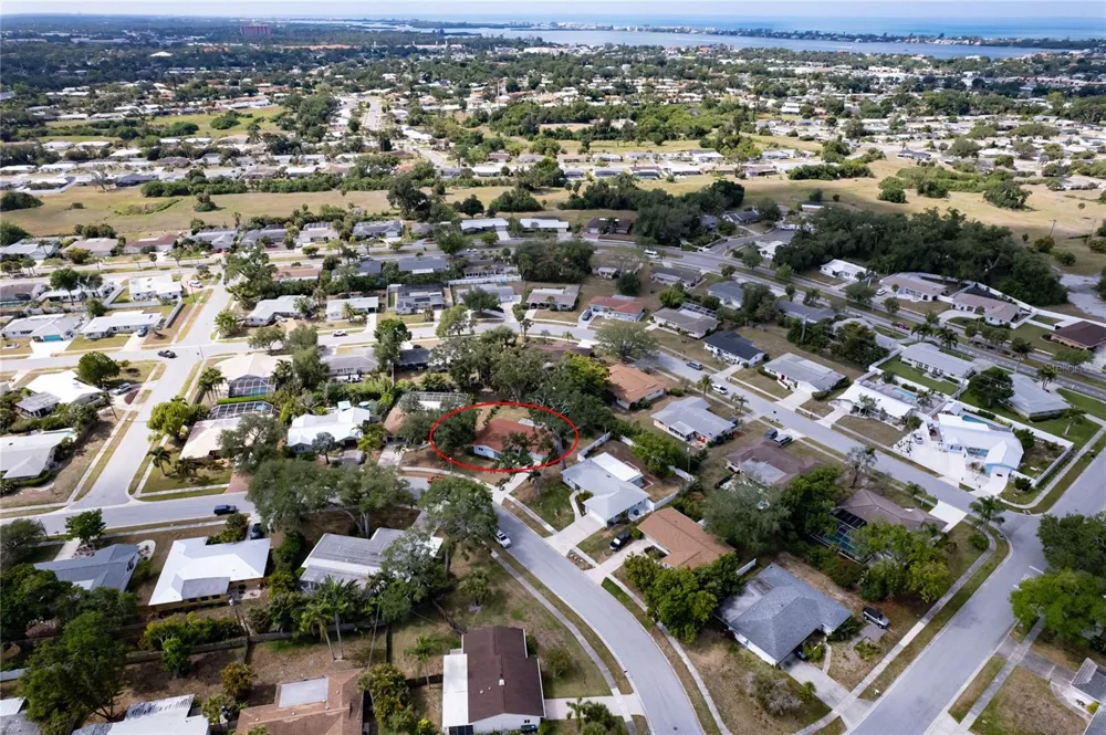 3024 CHASE CIRCLE Sarasota, FL 34231