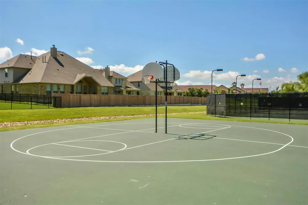 1927 Autumn Run Lane Round Rock, TX 78665