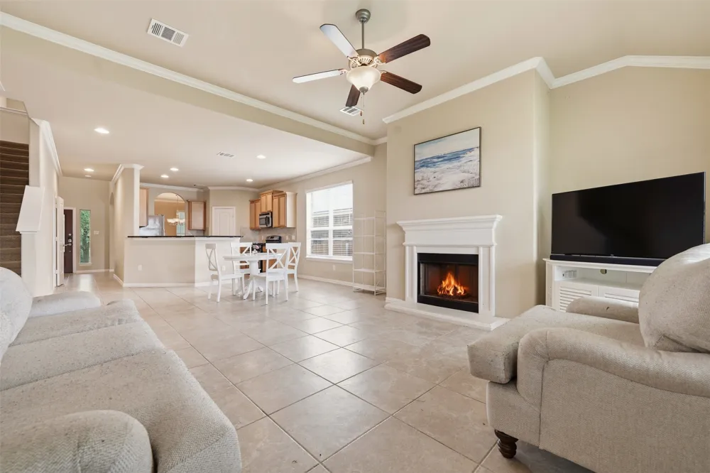 1927 Autumn Run Lane Round Rock, TX 78665