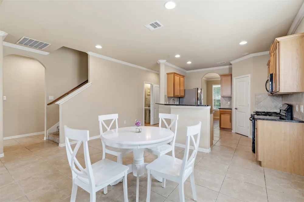 1927 Autumn Run Lane Round Rock, TX 78665