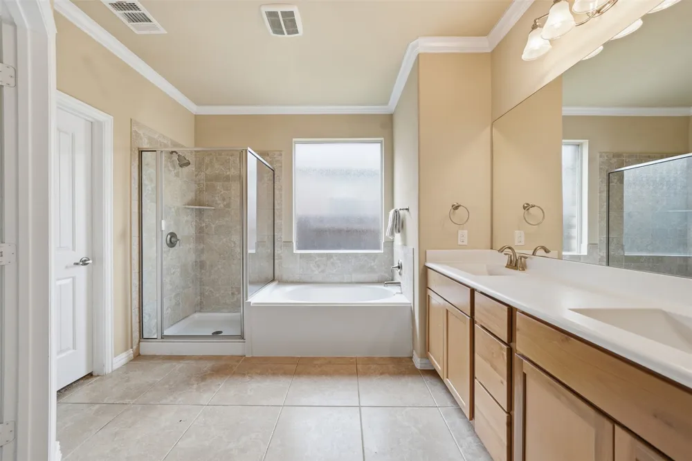 1927 Autumn Run Lane Round Rock, TX 78665