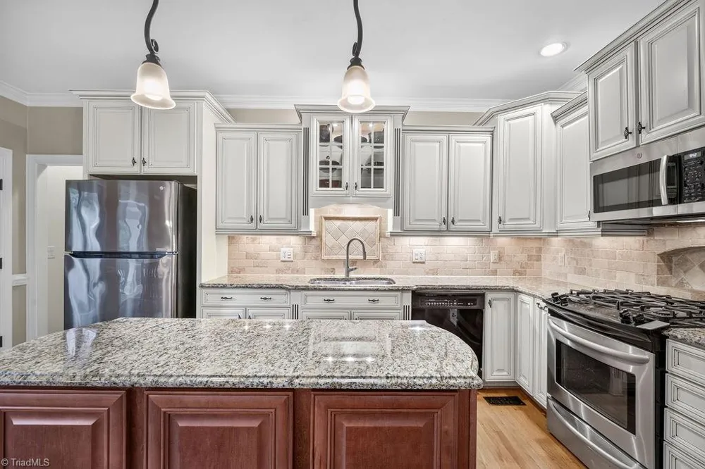 2700 Red Gate Court Jamestown, NC 27282