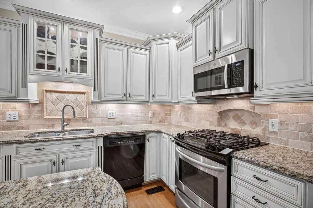 2700 Red Gate Court Jamestown, NC 27282
