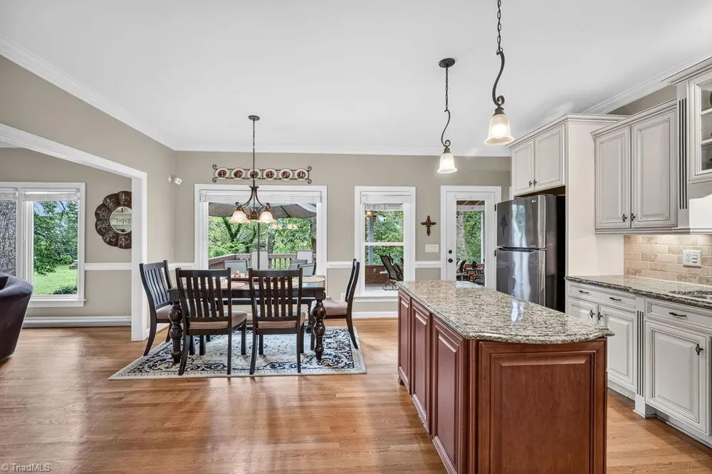 2700 Red Gate Court Jamestown, NC 27282