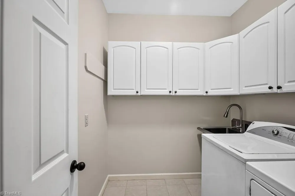 2700 Red Gate Court Jamestown, NC 27282