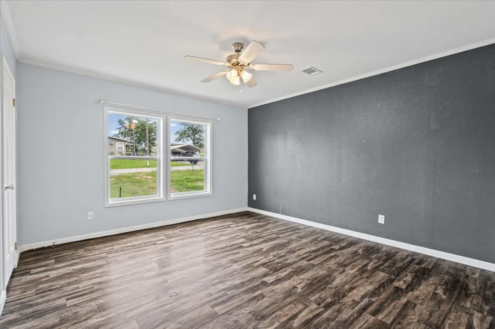 126 Cherokee Circle Smithville, TX 78957