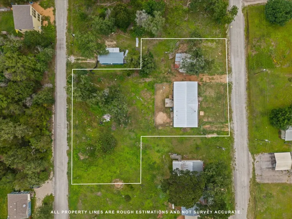 126 Cherokee Circle Smithville, TX 78957