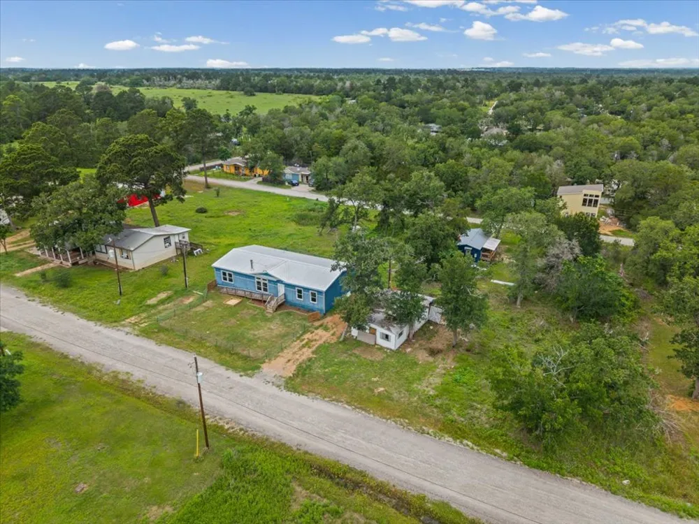 126 Cherokee Circle Smithville, TX 78957
