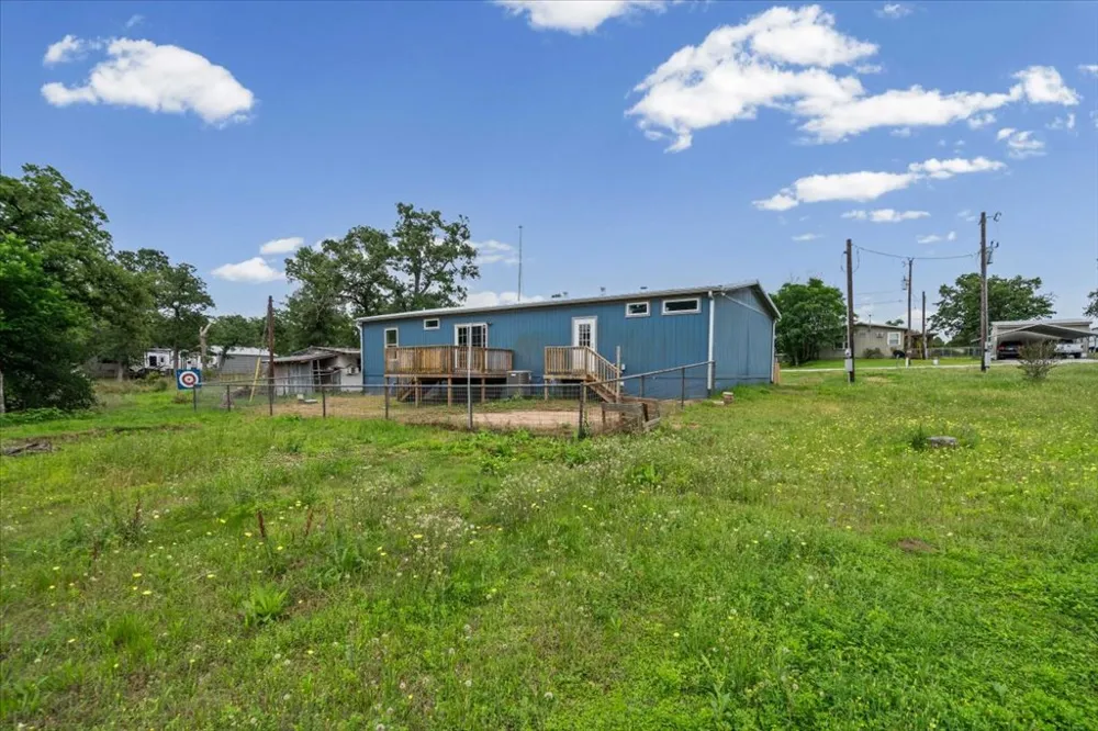 126 Cherokee Circle Smithville, TX 78957