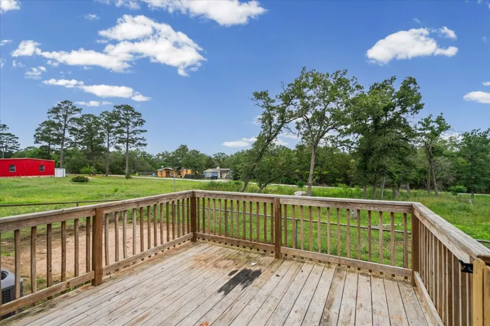 126 Cherokee Circle Smithville, TX 78957