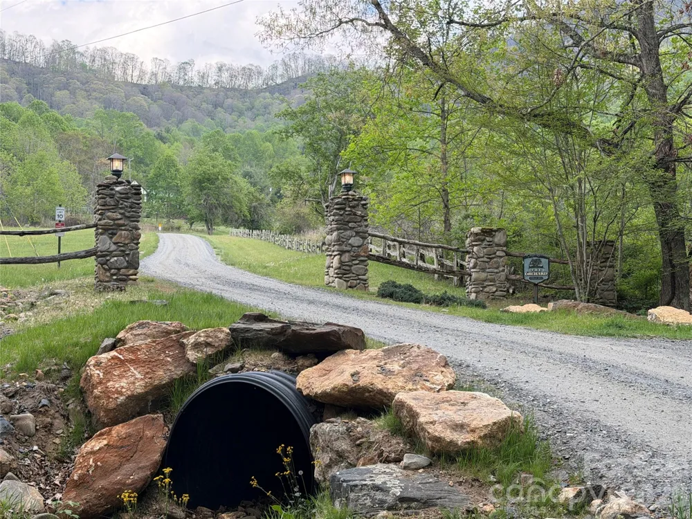00000 Apple Farm Road Bakersville, NC 28705