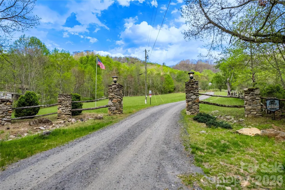 00000 Apple Farm Road Bakersville, NC 28705