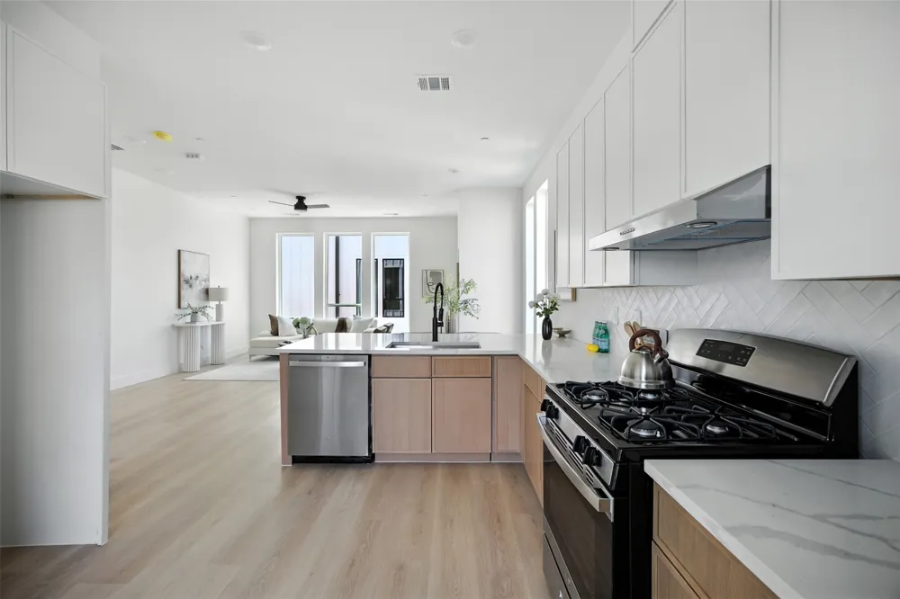 312 Lancaster Avenue #104 Dallas, TX 75203