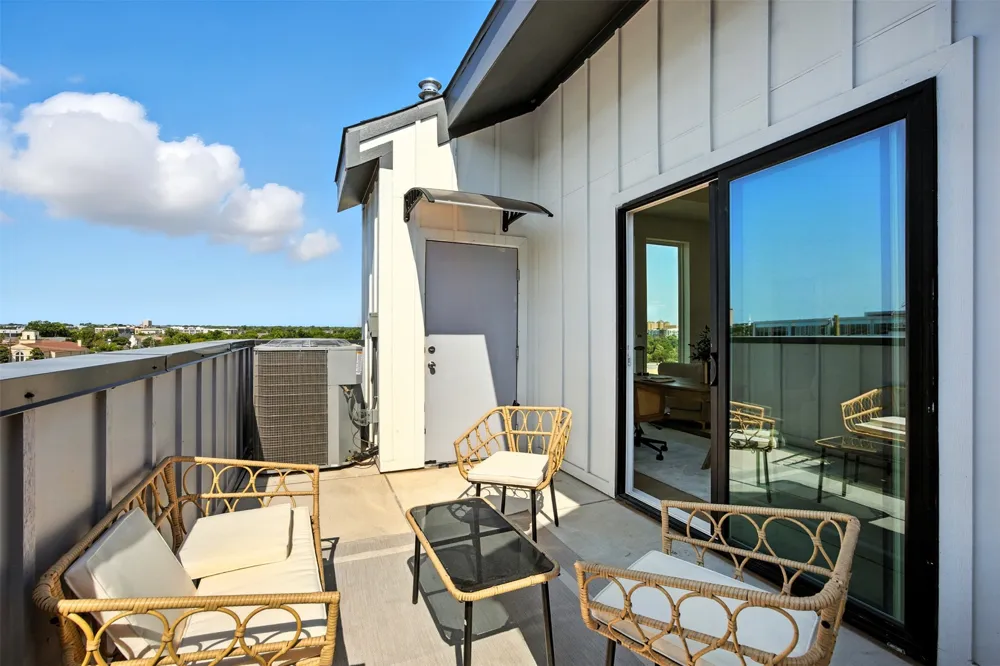312 Lancaster Avenue #104 Dallas, TX 75203