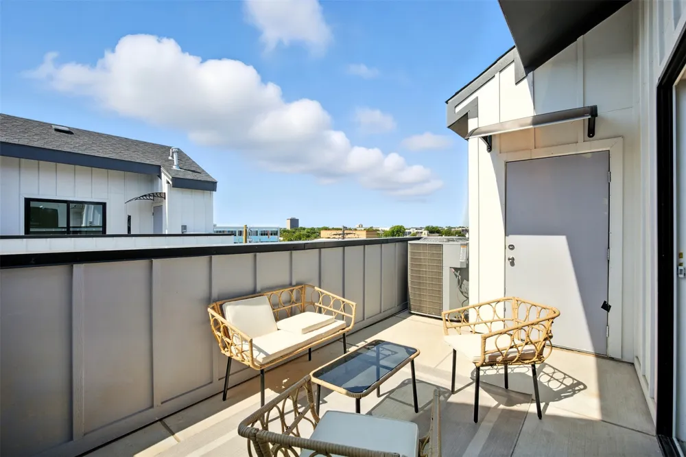 312 Lancaster Avenue #104 Dallas, TX 75203