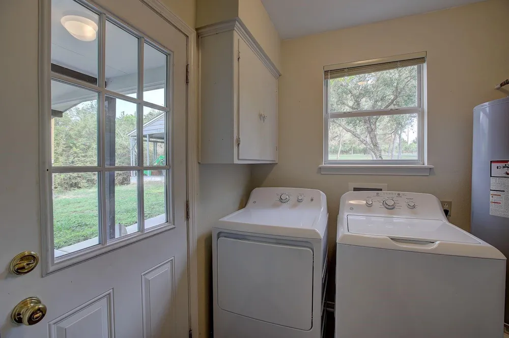 4540 Creamer Creek Road La Grange, TX 78945