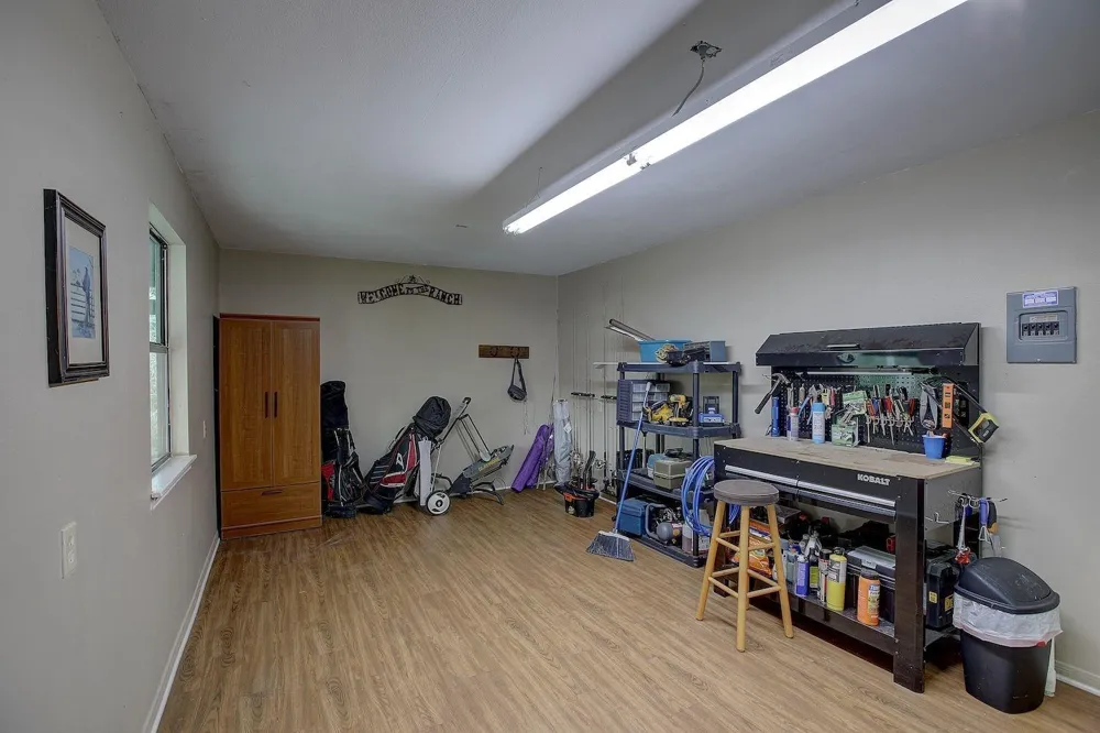 4540 Creamer Creek Road La Grange, TX 78945