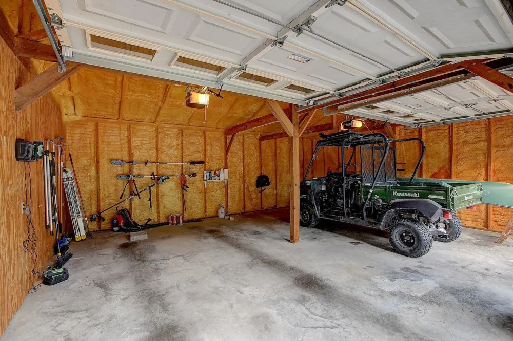 4540 Creamer Creek Road La Grange, TX 78945