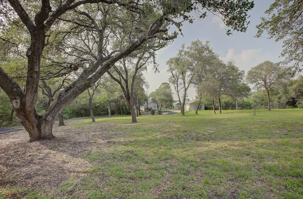 4540 Creamer Creek Road La Grange, TX 78945