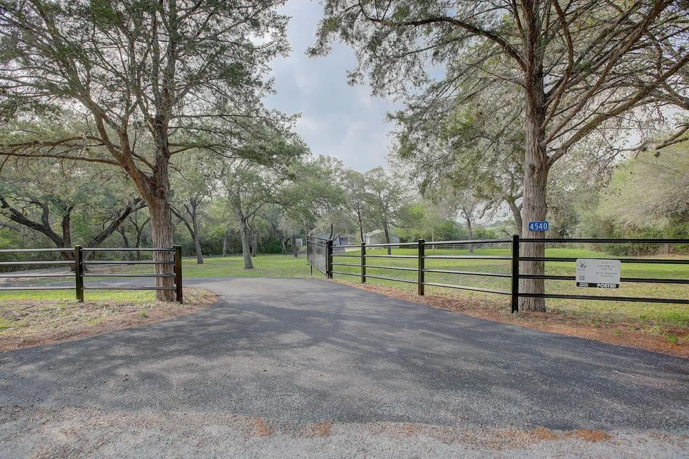 4540 Creamer Creek Road La Grange, TX 78945