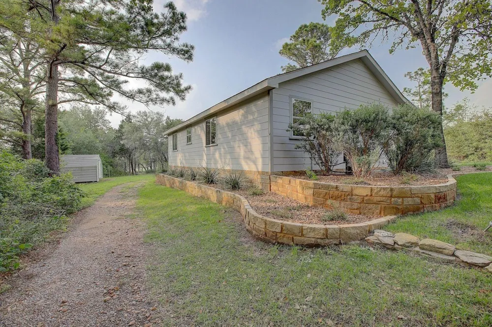4540 Creamer Creek Road La Grange, TX 78945