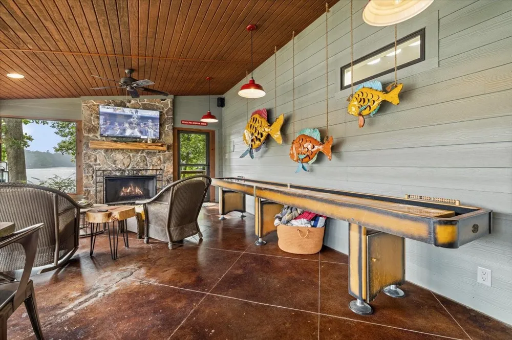 581 Private Road 6665 Mineola, TX 75773