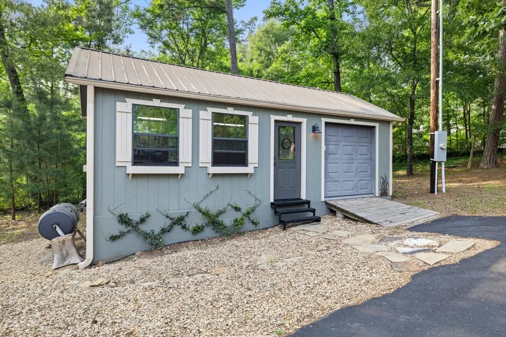 581 Private Road 6665 Mineola, TX 75773