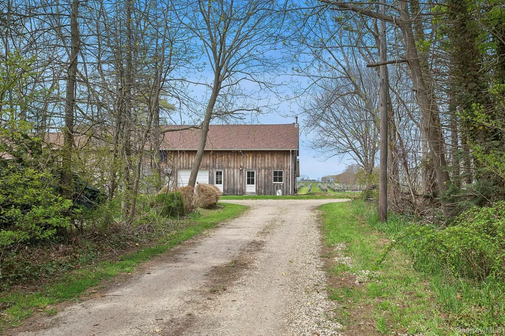 37025 Main Road Cutchogue, NY 11935