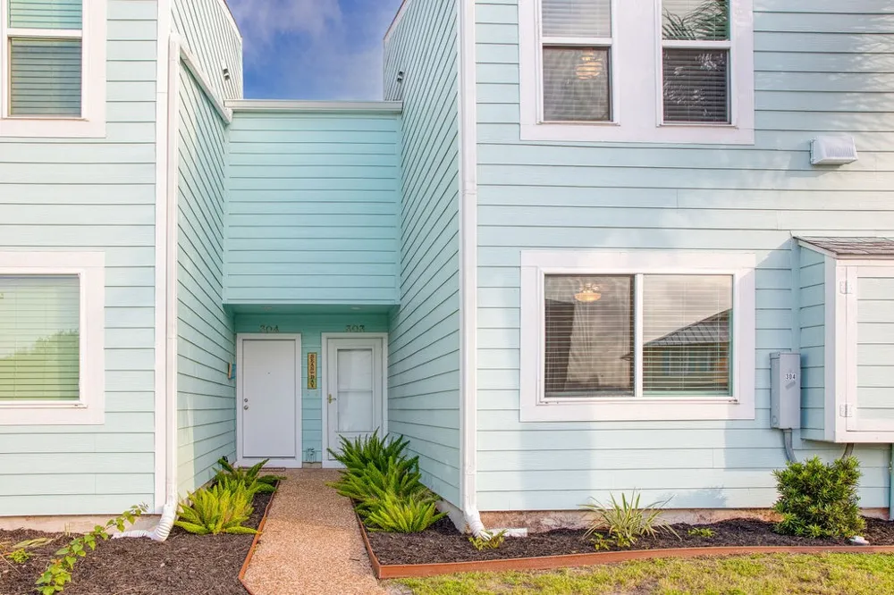 303 Nassau Drive Rockport, TX 78382