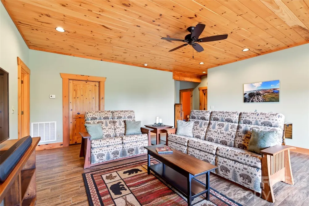 217 Summit Drive Nebo, NC 28761