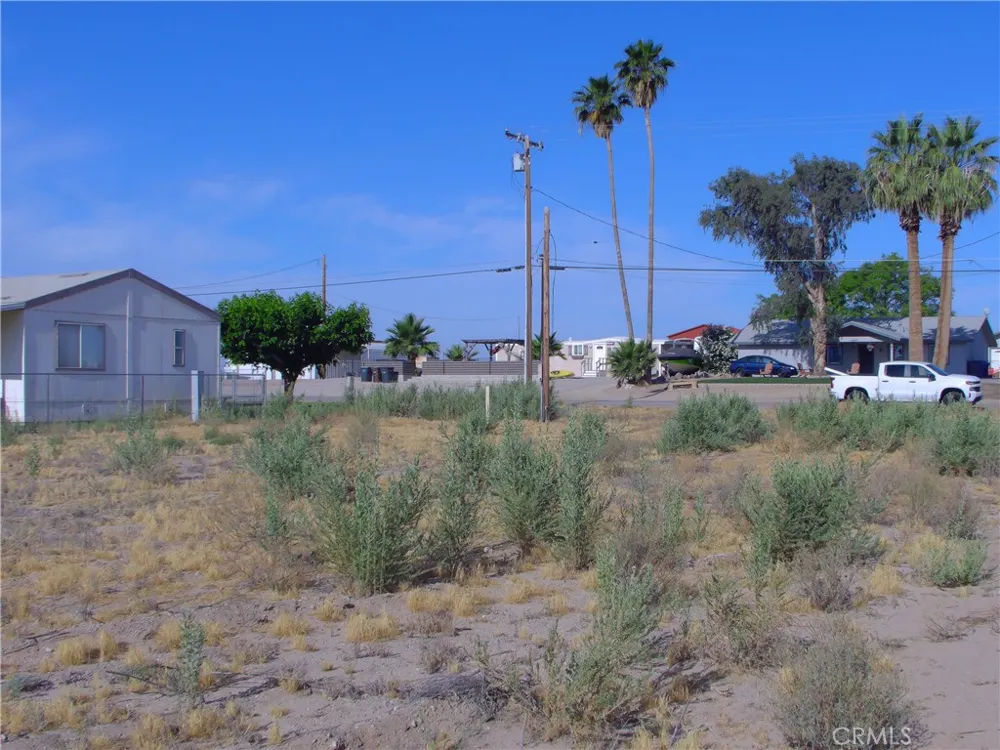 2326 Riviera Blythe, CA 92225