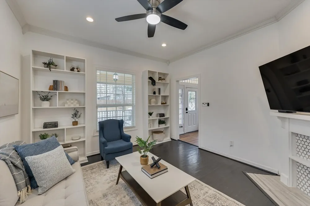 909 Elsbeth Street Dallas, TX 75208