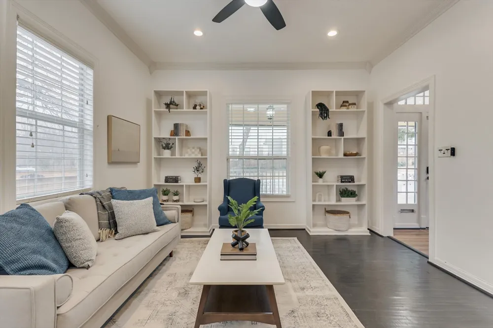 909 Elsbeth Street Dallas, TX 75208