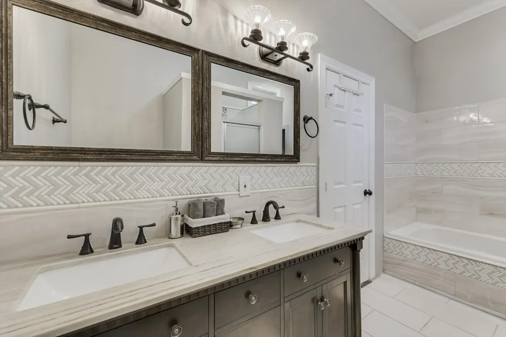 909 Elsbeth Street Dallas, TX 75208