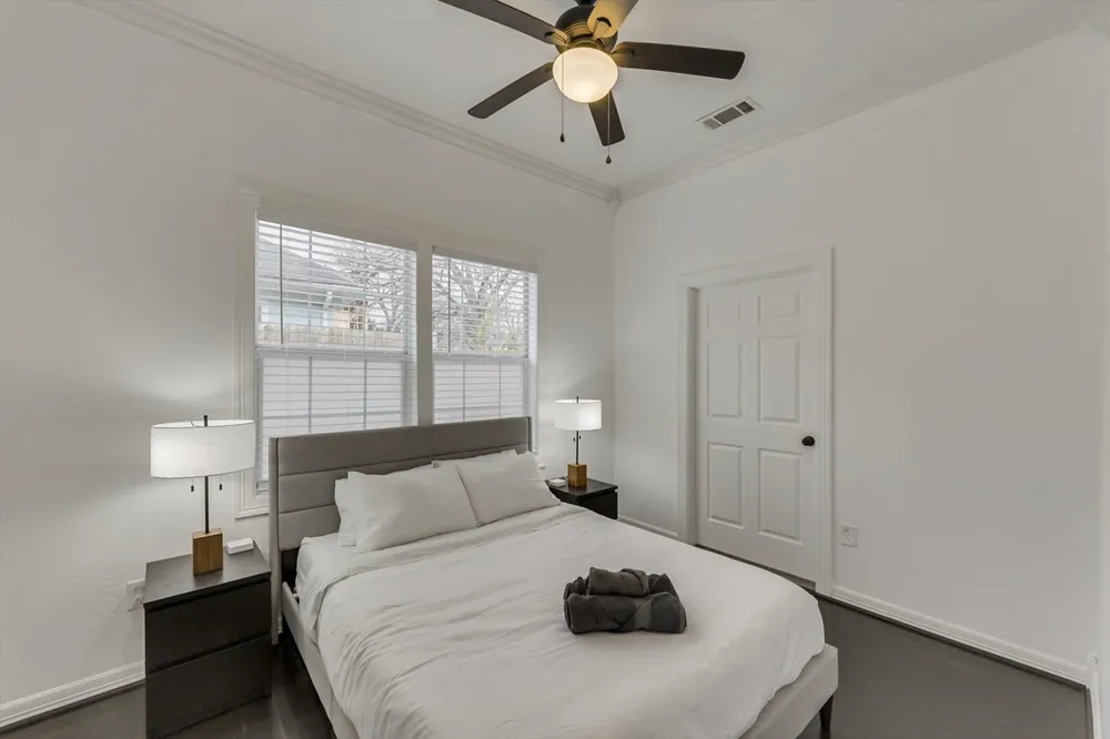 909 Elsbeth Street Dallas, TX 75208