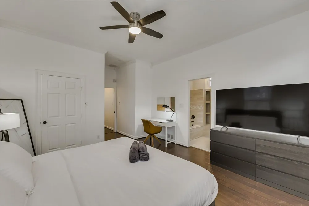909 Elsbeth Street Dallas, TX 75208