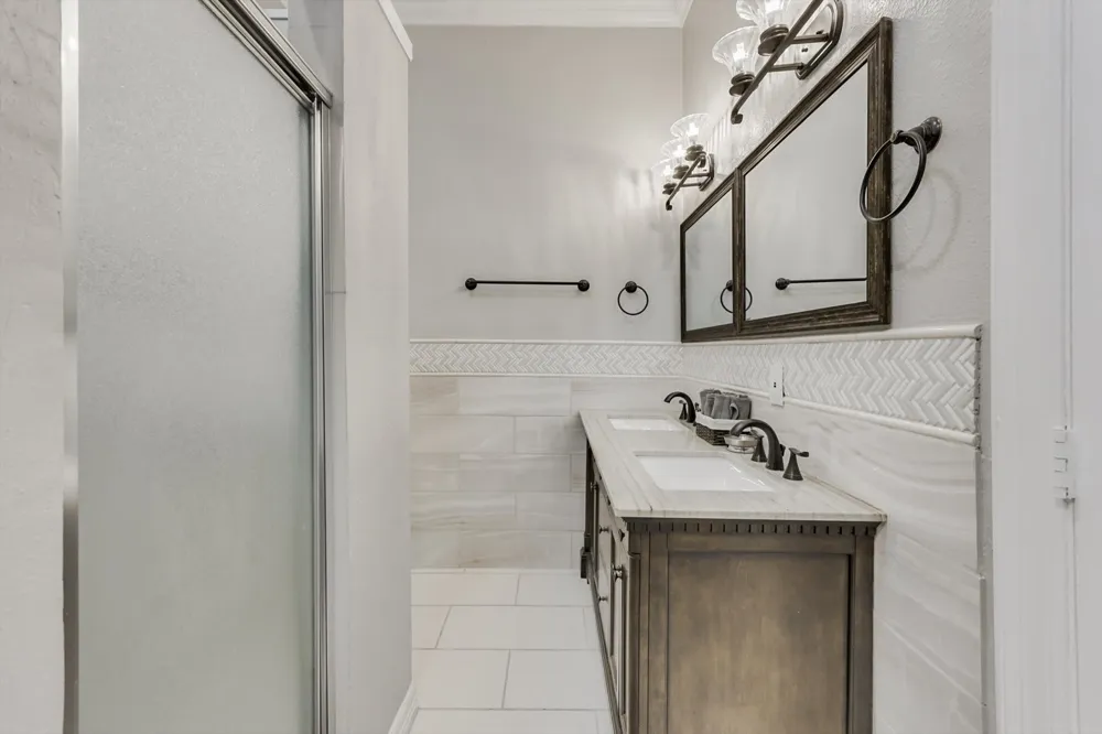909 Elsbeth Street Dallas, TX 75208