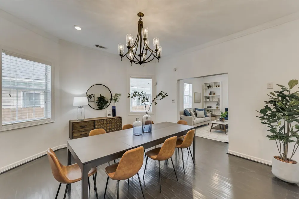 909 Elsbeth Street Dallas, TX 75208